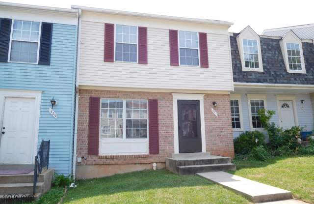 Spacious Townhome Close To EVERYTHING photos photos