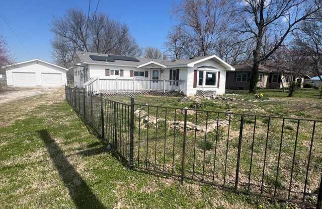 3 bedrooms/2 bathrooms with detached 2 car garage photos photos