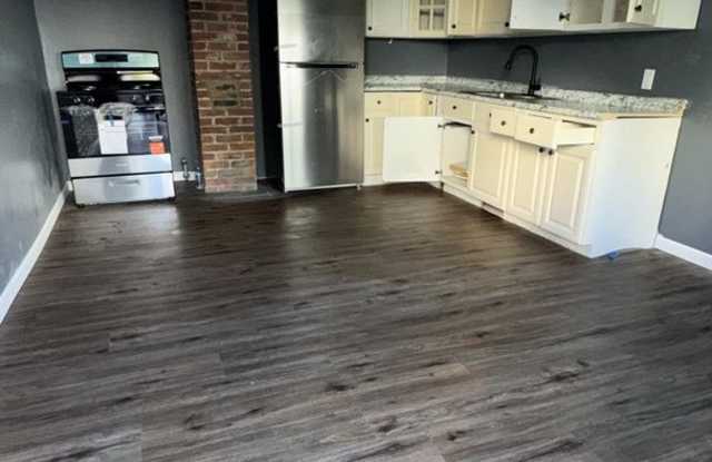 Spacious 5BR Home in Pittsburgh, Section 8 Considered!! Gallery 4