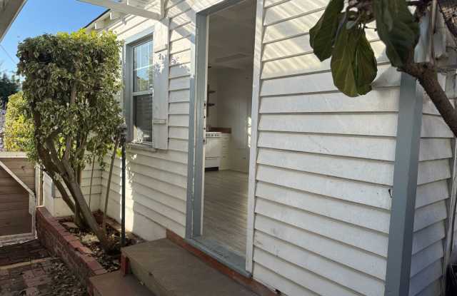 Secluded Back House w/ Private entry photos photos Secluded Back House w/ Private entry photos photos