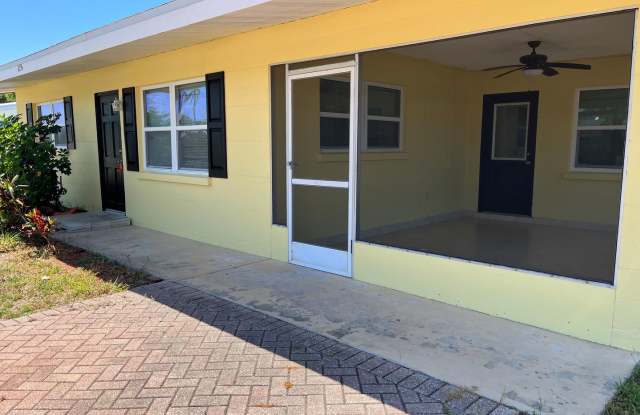 Welcome to 2154 Inner Cass, your ideal 2/1 home in Sarasota photos photos