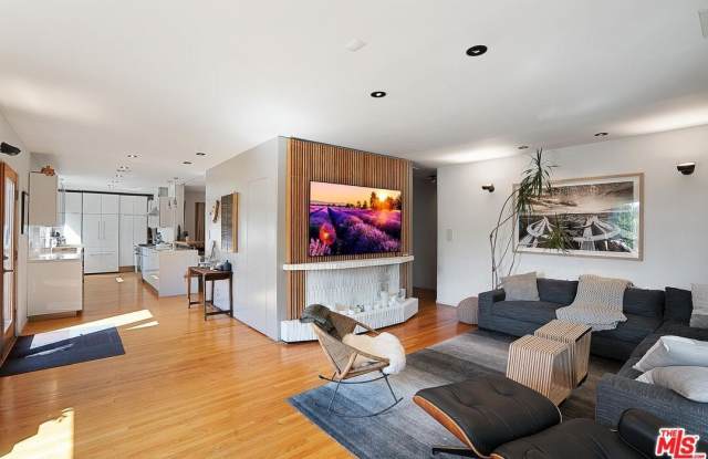 1666 S Curson Ave Gallery 2