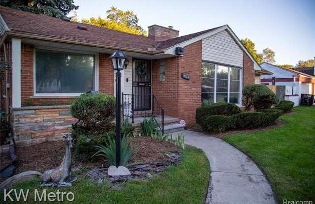 14984 Archdale Street Gallery 2