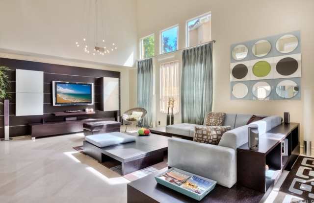 26 Alamitos Gallery 4