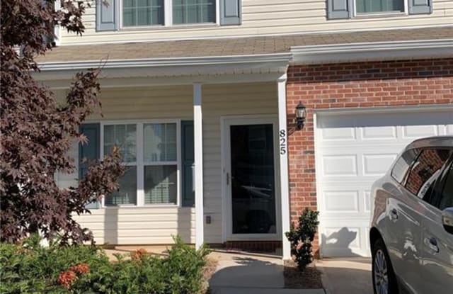 825 Central Park Avenue - 825 Central Park Avenue, Greensboro, NC 27407
