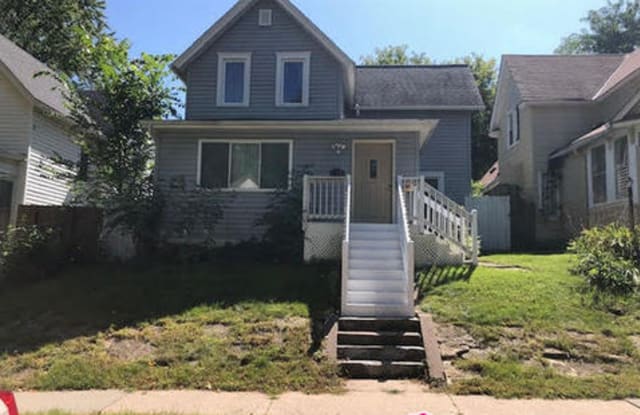 990 Beech St - 990 Beech Street, St. Paul, MN 55106