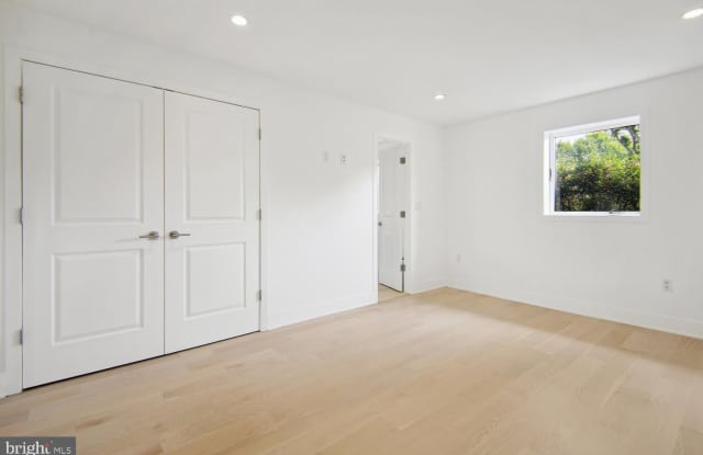4 TIFTON COURT Gallery 3