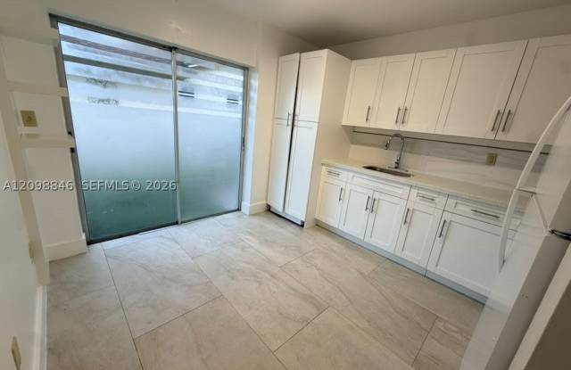 11320 Peachtree Dr Gallery 1
