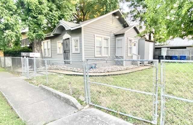 640 E Evergreen St Apt 1 Gallery 2