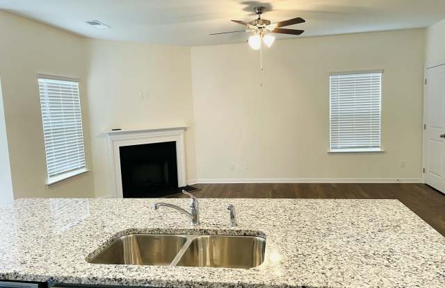 2305 Tournament Drive Gallery 4