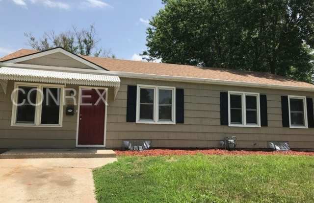 213 North Davidson Avenue - 213 North Davidson Avenue, Independence, MO 64056