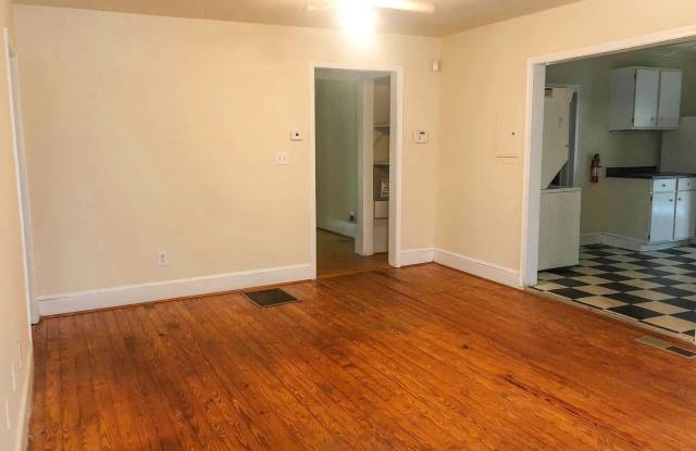 Preleasing for Fall 2027 - Historic Charm Meets Unbeatable Location at 346 North Pope St! Gallery 4