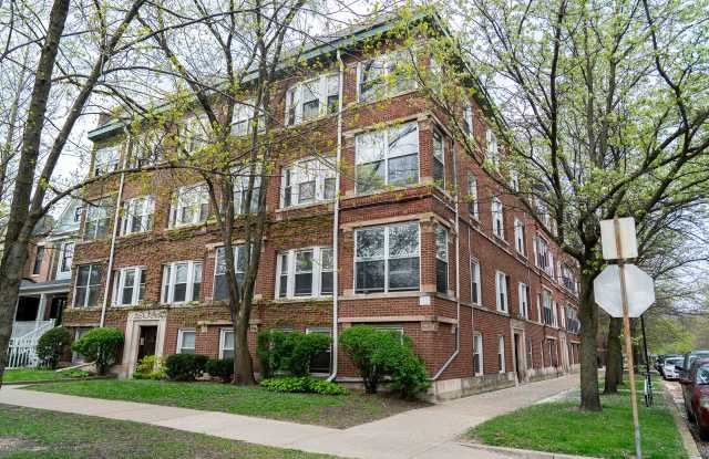 Lincoln Square / Ravenswood - 2 Bed / 1 Bath - Heat Included photos photos