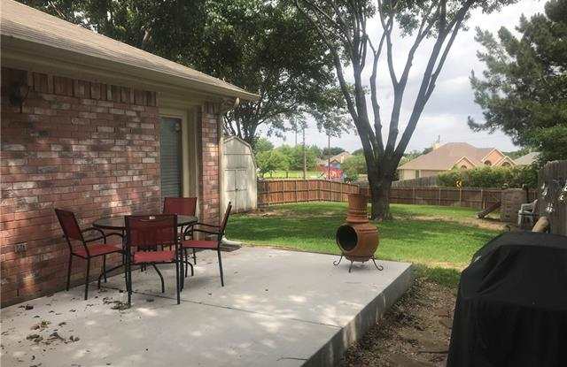 2057 Candlewood Circle Gallery 2