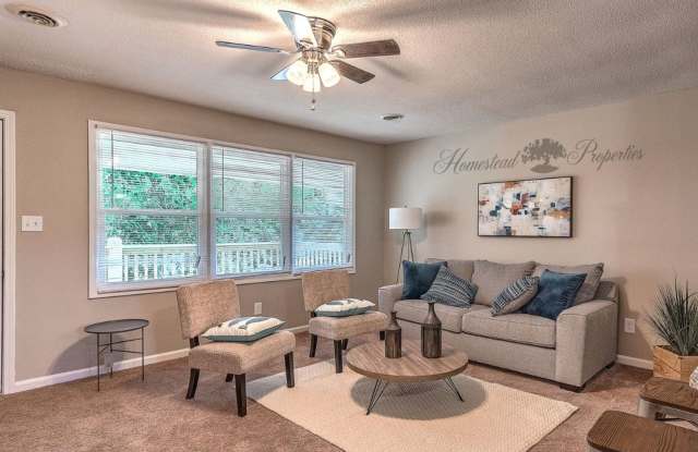MOVE IN SPECIALS!! Renovated 3 Bedroom, 1.5 Bath Apartment on Greenbriar Circle – Johnson City, TN Gallery 4