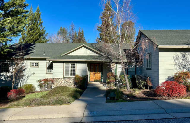 2 Bedroom 2 bathroom House in Morgan Ranch - 105 Defiant Way, Grass Valley, CA 95945