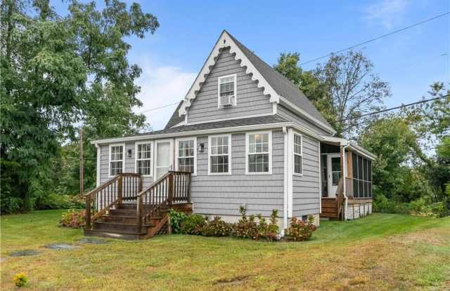 190 Railroad Avenue Gallery 1