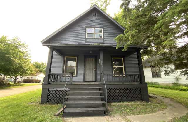 909 N Griffin St photos photos