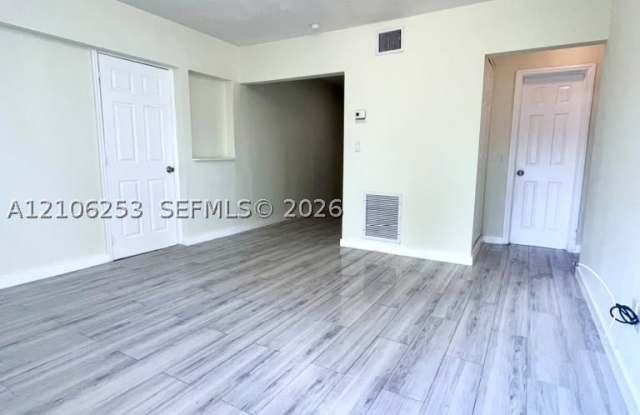 1671 NE 182 ST Gallery 3