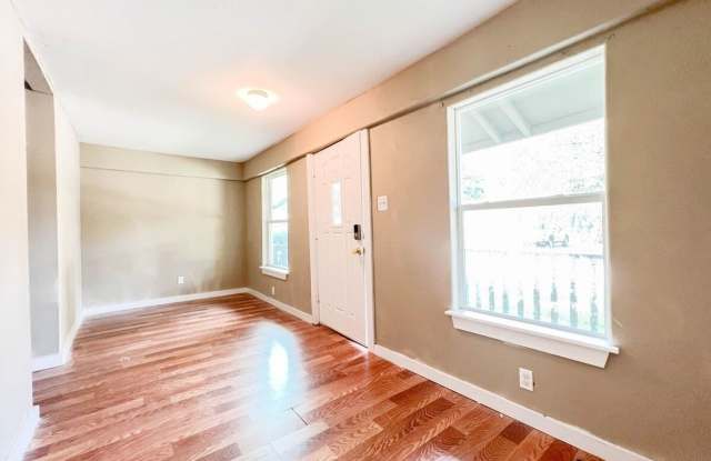 3 Bed, 1 Bath Home with Large Fenced Yard | $1,350/Month photos photos