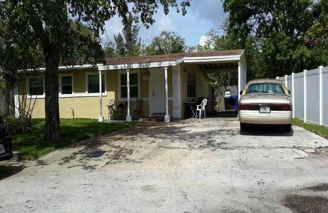 1525 Northwest 18th Avenue photos photos