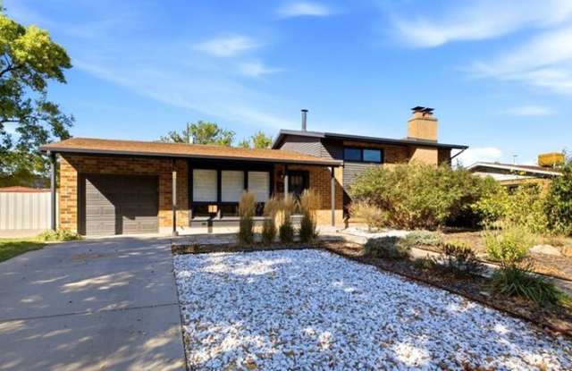 1305 North Oakley Street Gallery 2