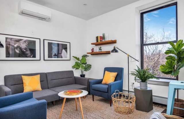 373 Tompkins Ave photos photos