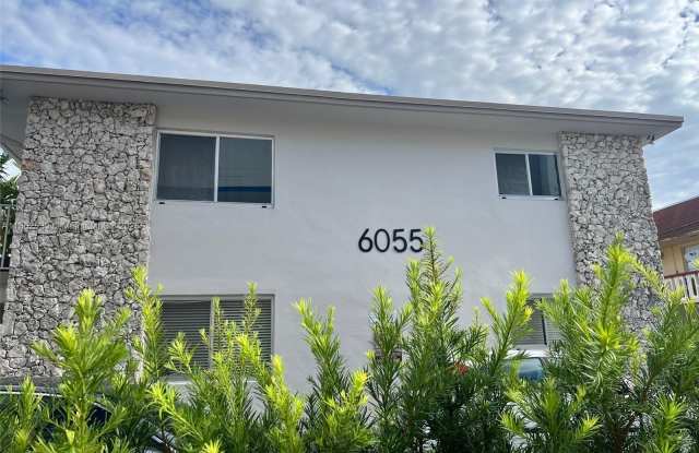 6055 NW 37th St photos photos