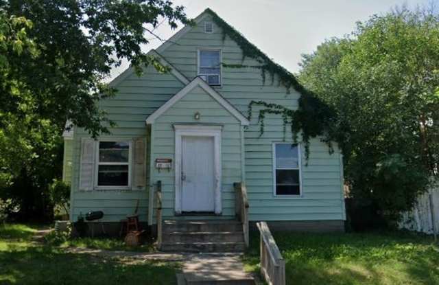 4 Bed / 2 Bath House Available photos photos