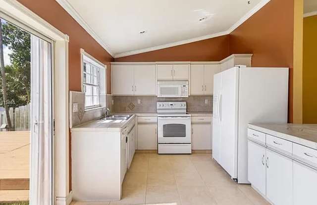 13420 Southwest 17th Court Gallery 3