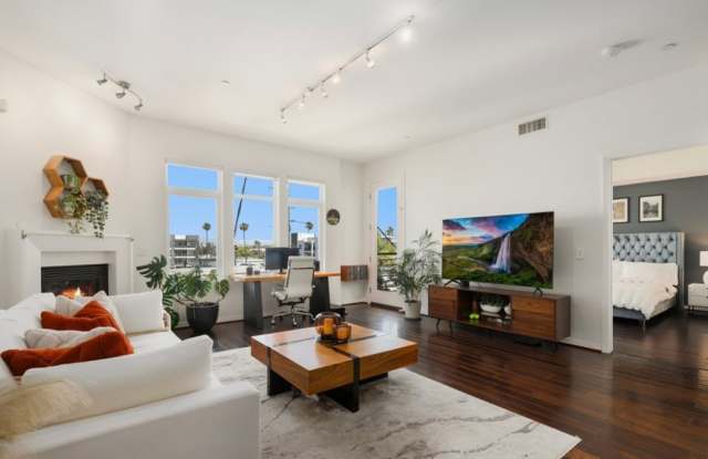 4050 Glencoe Ave Apt 409 photos photos