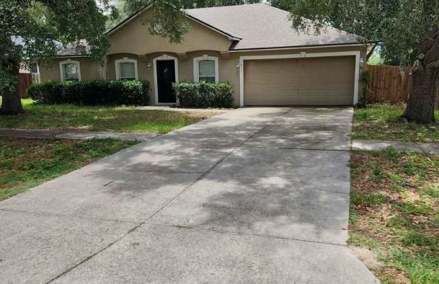 Eustis 3/2, Central A/C, Attached Garage, large backyard photos photos