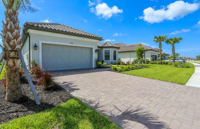 BRAND NEW** STUNNING POOL HOME**PROFESSIONALLY DECORATED**3 BEDS + DEN/ 3 FULL BATHS***ESPLANADE BY THE ISLAND** UNTOUCHED BY HURRICANE IAN** Gallery 3