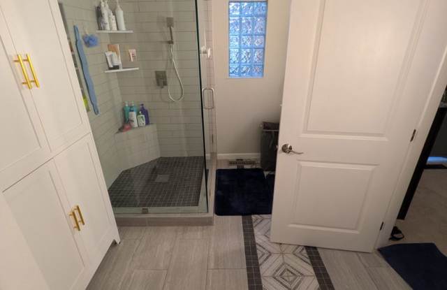 4BD/2BA Single Family Home - Remodeled in 2019, Solar Included, Minutes from De La Salle and Carondelet! Gallery 4