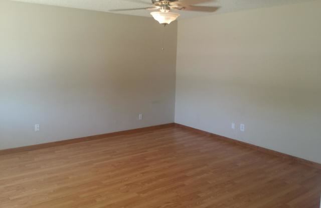 10127 N 95th Dr # B Gallery 3