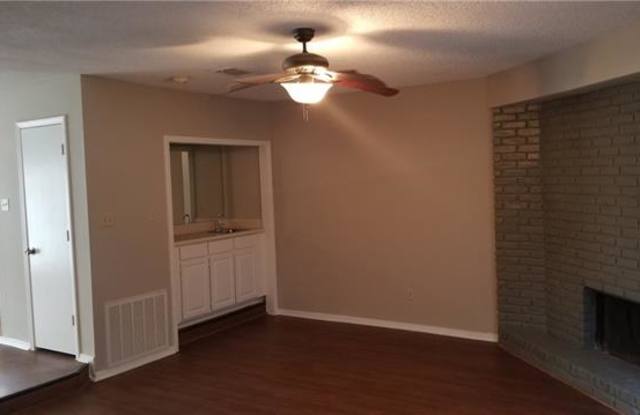 2145 Fleur De Lis Court Gallery 3