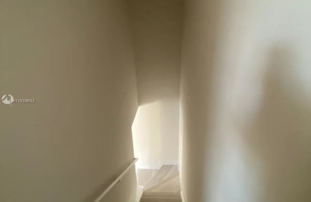 19380 NE 26 Avenue Gallery 3