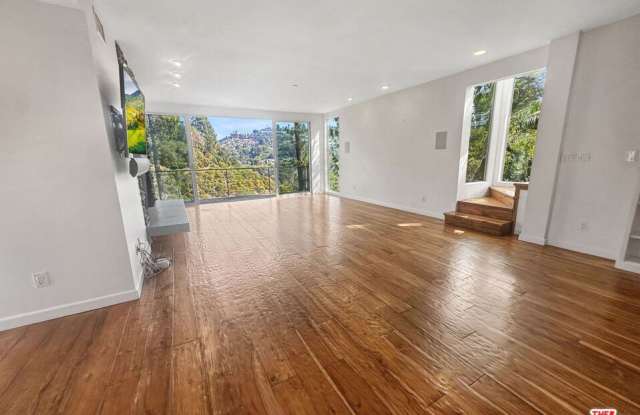 8265 Mannix Dr Gallery 3