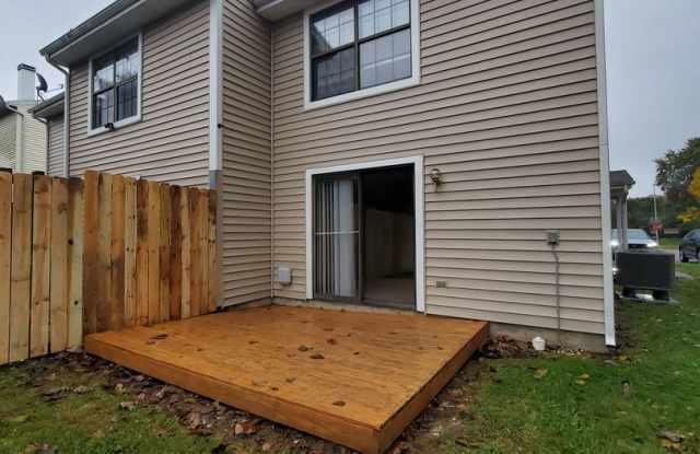 2-bedroom, 1.5-bath townhouse in Miamisburg close to Springboro Gallery 1