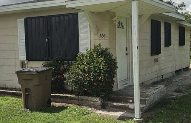 1 bedroom 1 bath duplex unit Gallery 1