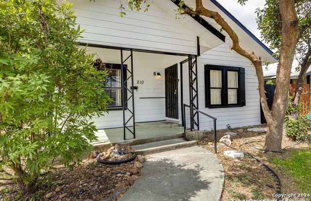 210 Gardina Gallery 3