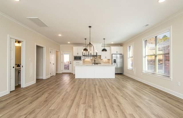 Newer Construction 3 bed 2 1/2 Bath, 2,015 sqft in West Little Rock Gallery 3