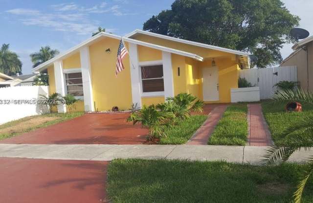 11878 SW 208th Ter photos photos