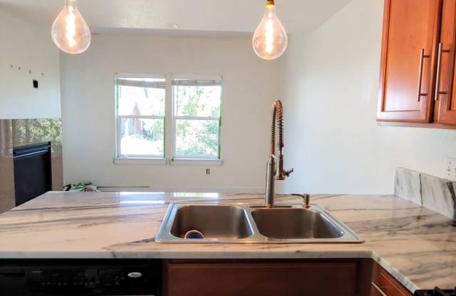 2577 Stonewall Lane Gallery 4