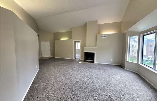 355 Village Pointe Drive Gallery 3