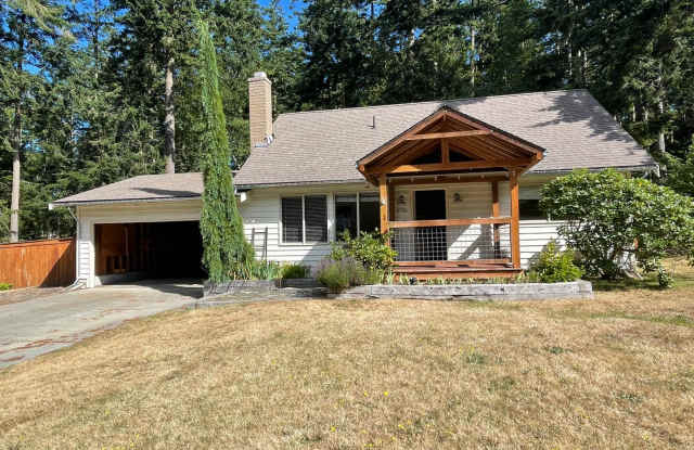 Stunning Home in Private Neighborhood - 2116 Norcliffe Way, Island County, WA 98277