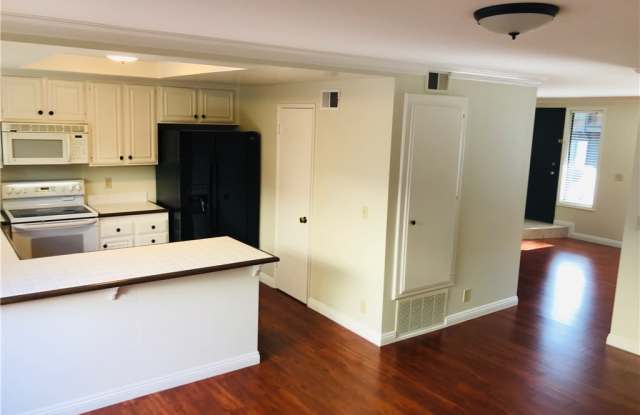 1547 Stonewood Court Gallery 2