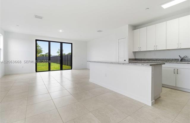 22340 SW 115 Ct Gallery 2