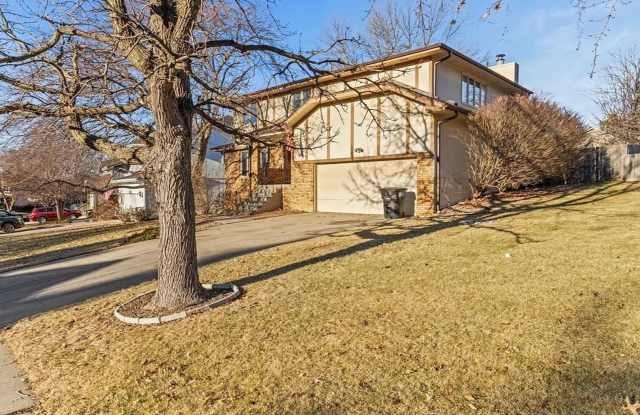 Spacious Harvey Oaks 4-bedroom home with classic charm and modern updates photos photos Spacious Harvey Oaks 4-bedroom home with classic charm and modern updates photos photos