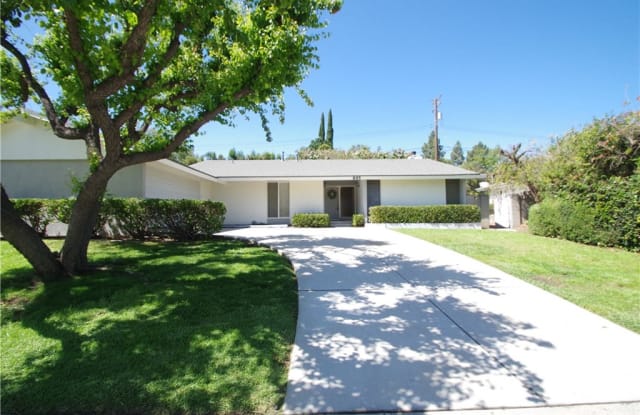 895 Valley High Avenue - 895 Valley High Avenue, Thousand Oaks, CA 91362